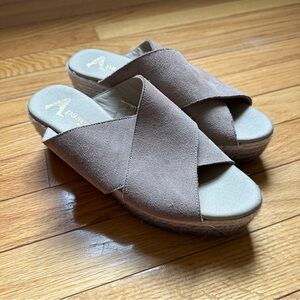NWOT Anthropologie Paseart Cross Band Suede Espadrilles Size 38 / 8